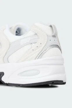 530 - Baskets | Beige