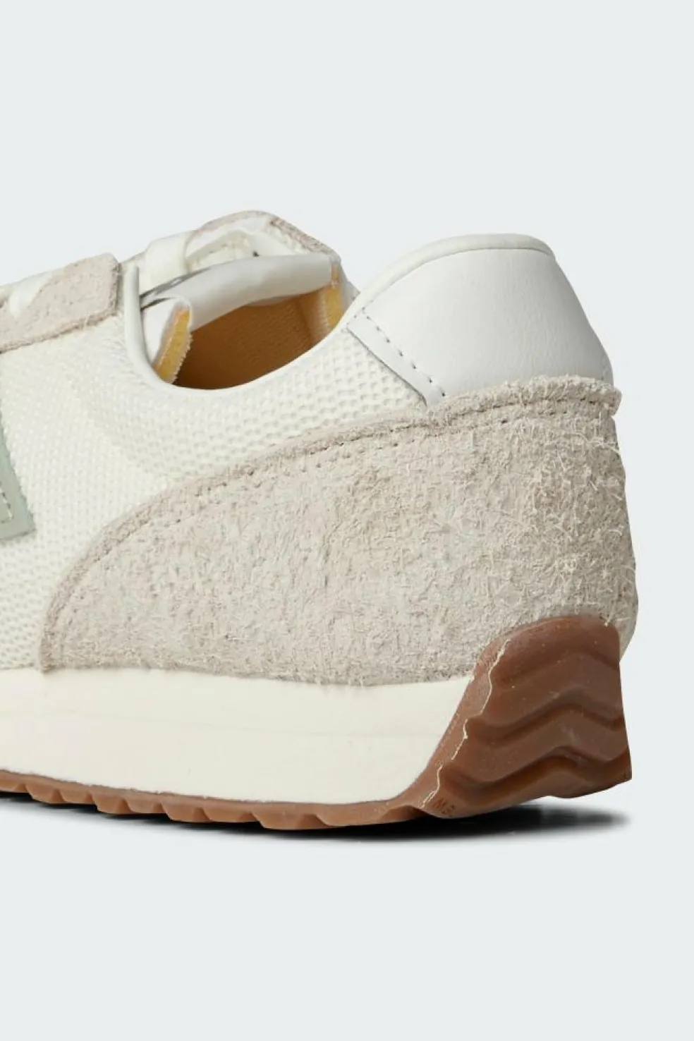 471 - Baskets | Beige