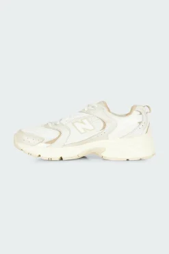 530 - Baskets | Beige