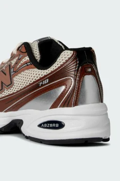 740 - Baskets | Marron