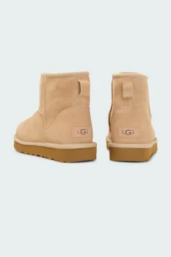 CLASSIC MINI II - Boots en cuir velours | Marron