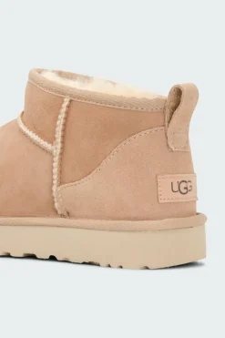 CLASSIC ULTRA MINI - Bottines | Marron