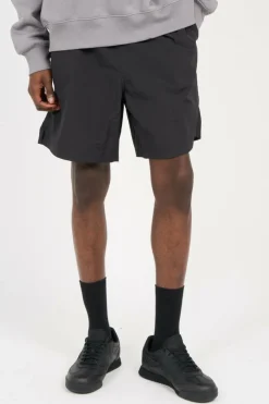 EDGAR - Short | Noir