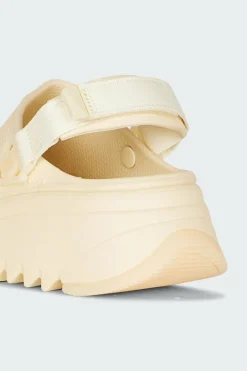 Hiker Xcaspe Clog - Crocs | Beige