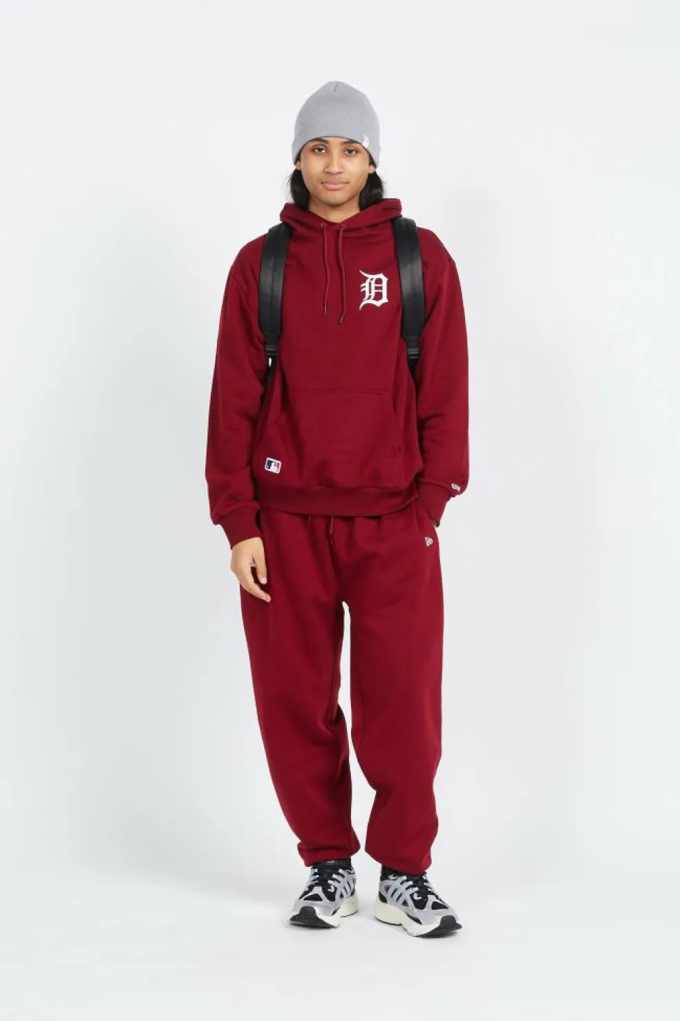 LEAGUE ESSENTIALS - Jogging | Rouge