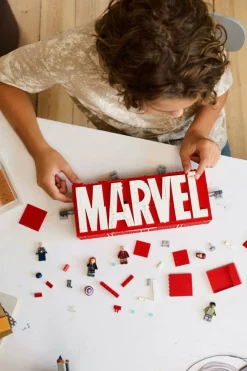 Logo MARVEL et ses super-héros - Jeu | Multicolore