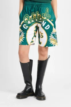 MLB LARGE LOGO SH - Short | Vert