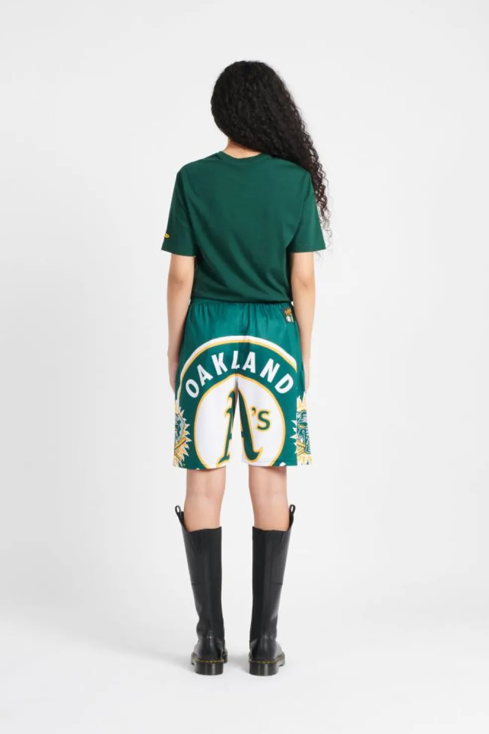 MLB LARGE LOGO SH - Short | Vert