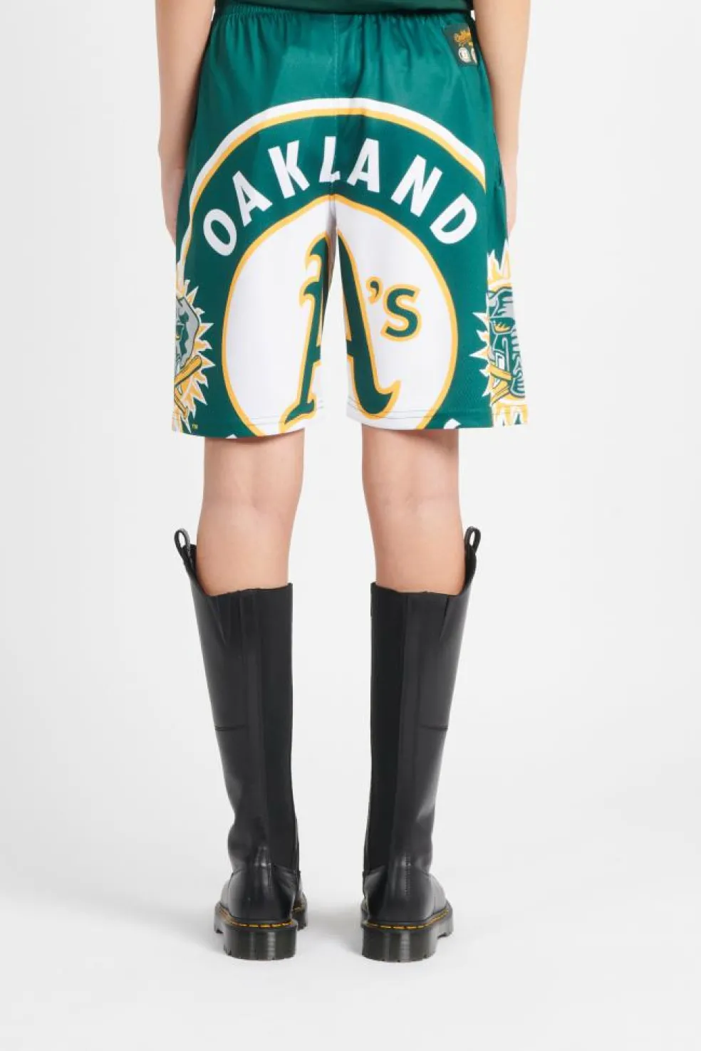 MLB LARGE LOGO SH - Short | Vert