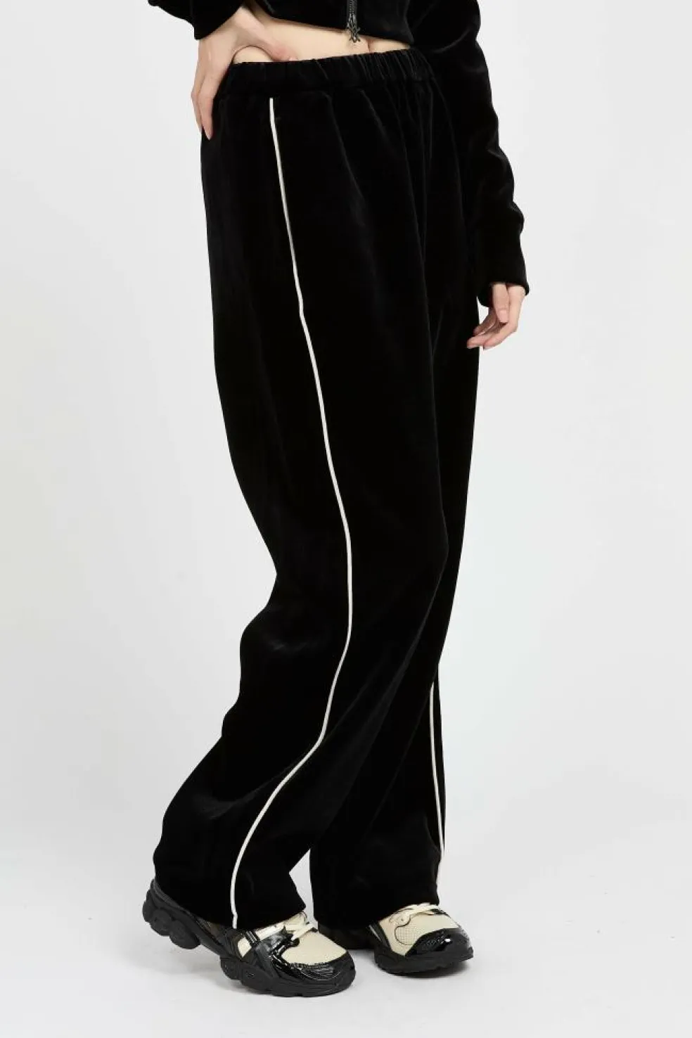 noam track - Jogging | Noir