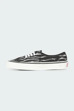 UA AUTHENTIC 44 DX - Baskets | Noir