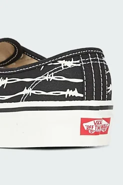 UA AUTHENTIC 44 DX - Baskets | Noir