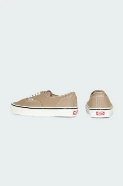 UA Authentic 44 DX ANFC ANFA MBEIG - Baskets | Beige