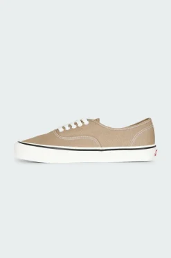 UA Authentic 44 DX ANFC ANFA - Baskets | Beige